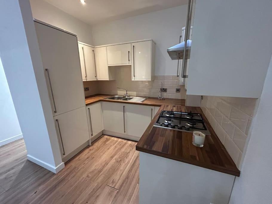 Spacious Central 2Bed Apartment Wilmslow Exterior photo