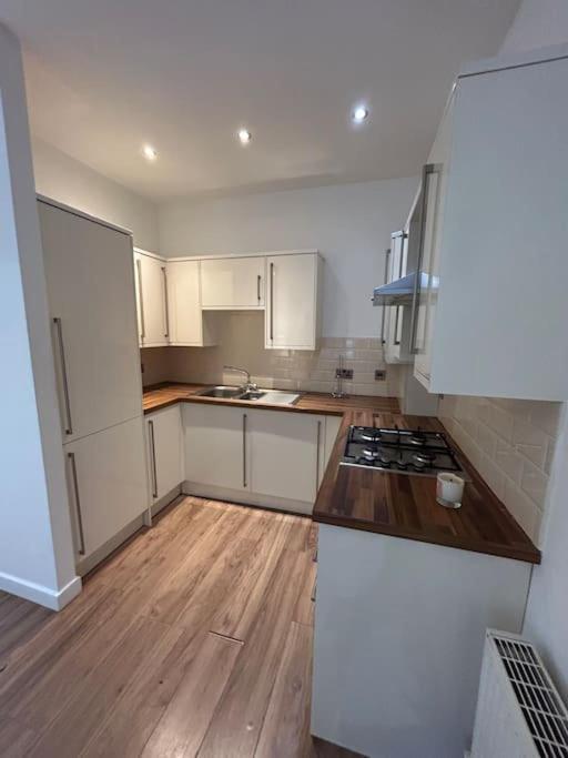 Spacious Central 2Bed Apartment Wilmslow Exterior photo